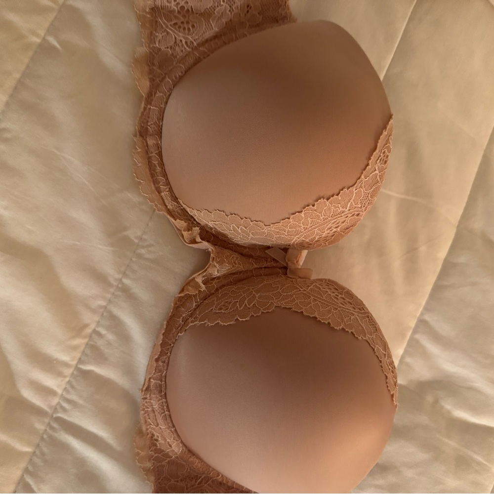 Victoria's Secret Blush Strapless Lace Bombshell Bra